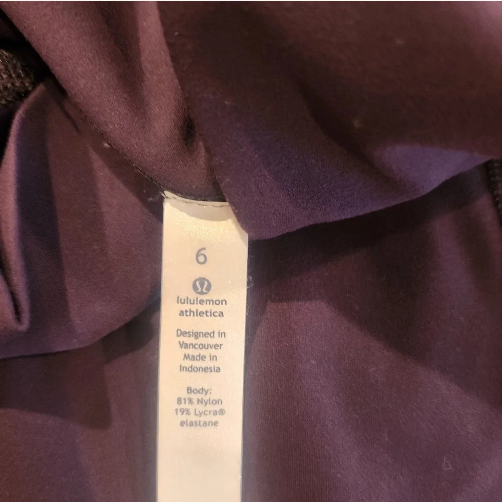 NWOT Lululemon Pushing Limits Crop